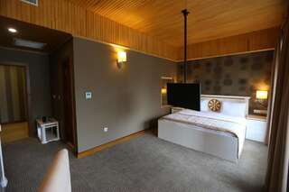 Отель Sputnik Hotel Batumi Батуми Двухместный номер Делюкс с 1 кроватью и гидромассажной ванной-3